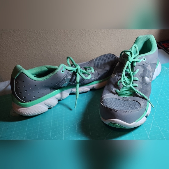 Under Armour WOMENS Gray Green Lace Up I Will Run Long Running Shoes Sneakers 9 - Picture 5 of 8
